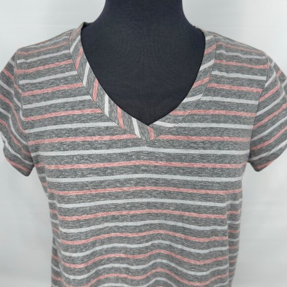 Cable & Gauge Women’s Gray Pink Striped V-Neck Short Sleeve Tee Size Medium - Picture 5 of 7